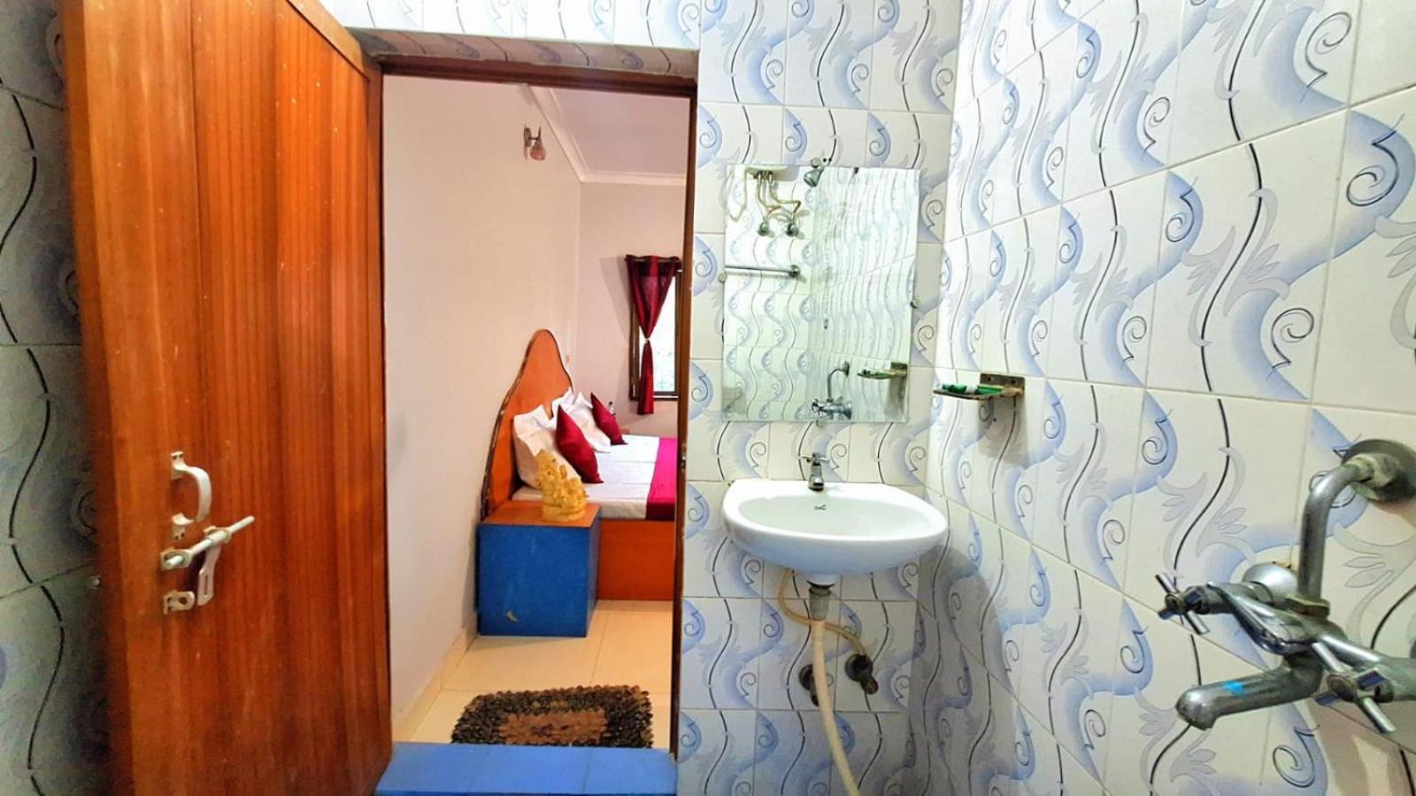 Mohit Paying Guest House Varanasi Ngoại thất bức ảnh