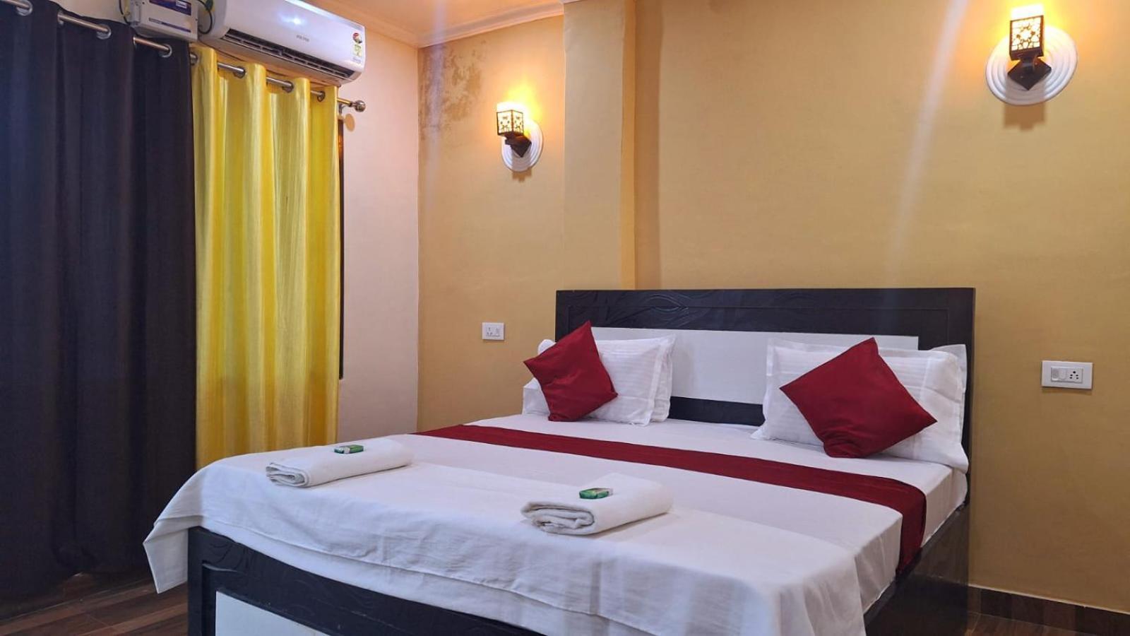 Mohit Paying Guest House Varanasi Ngoại thất bức ảnh