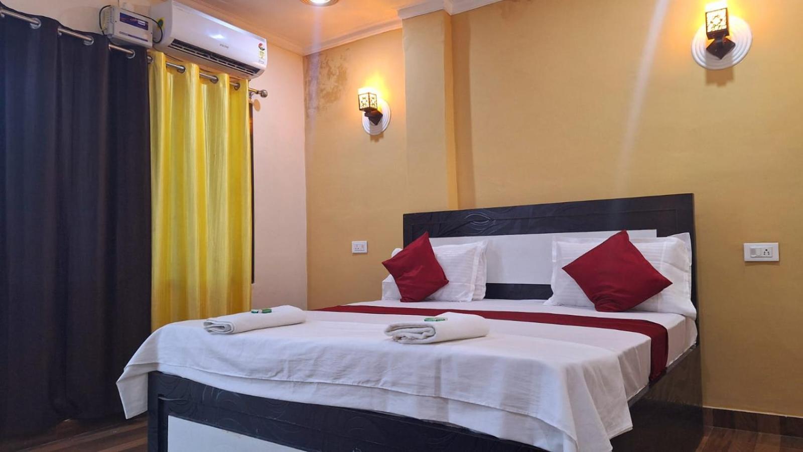 Mohit Paying Guest House Varanasi Ngoại thất bức ảnh