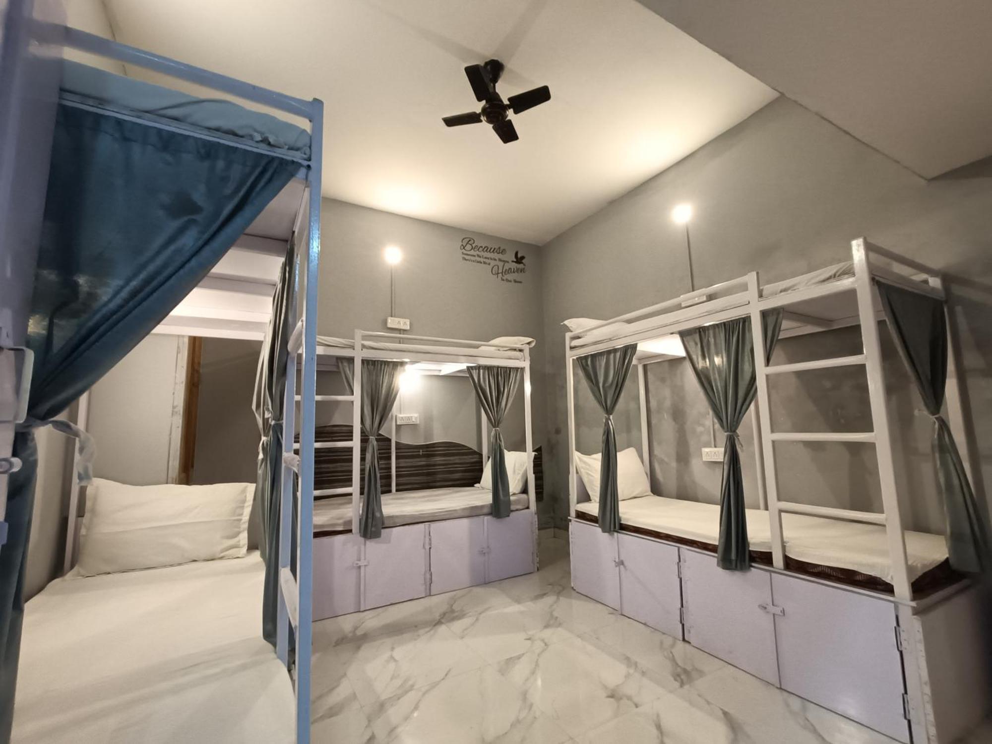 Mohit Paying Guest House Varanasi Ngoại thất bức ảnh